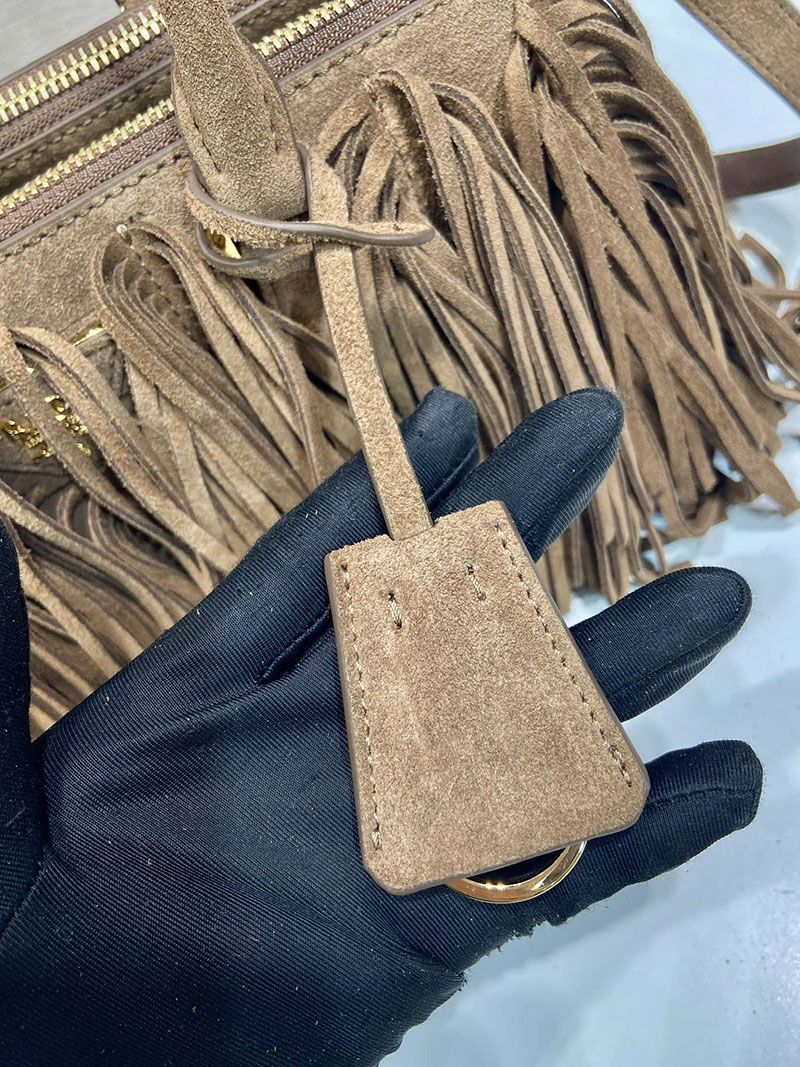プラダ アウトレット PRADA ガレリア フリンジ付 ミディアム スエード バッグ 1BA457_2C4S_F0324_V_YOF ダークブラウン H品 プラダ バッグ 人気 - 画像 (4)