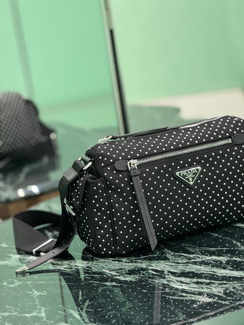 プラダ アウトレット PRADA プラダ スタッズ付 Re-Nylon バッグ 1BC236_2HGV_F0002_V_OOO ブラック H品 プラダ 斜めがけバッグ アウトレット - 画像 (8)