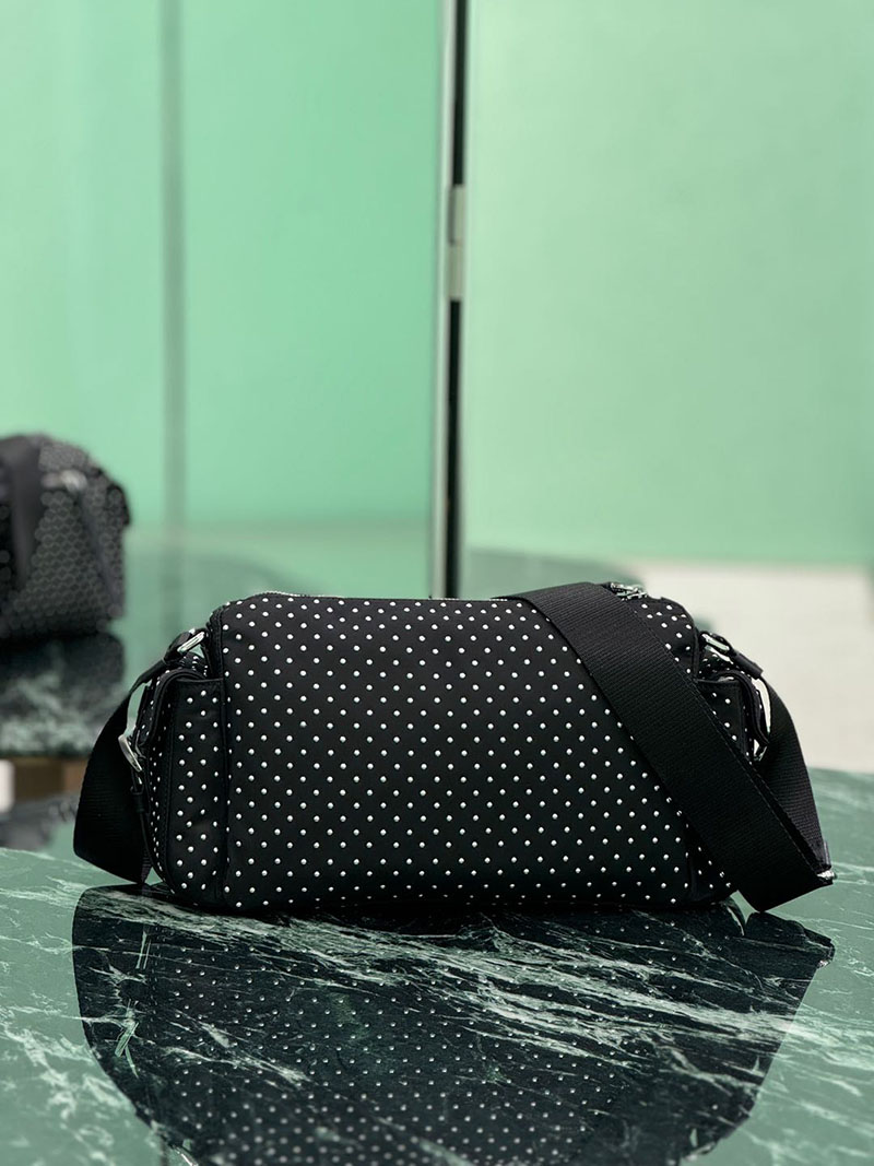 プラダ アウトレット PRADA プラダ スタッズ付 Re-Nylon バッグ 1BC236_2HGV_F0002_V_OOO ブラック H品 プラダ 斜めがけバッグ アウトレット - 画像 (7)