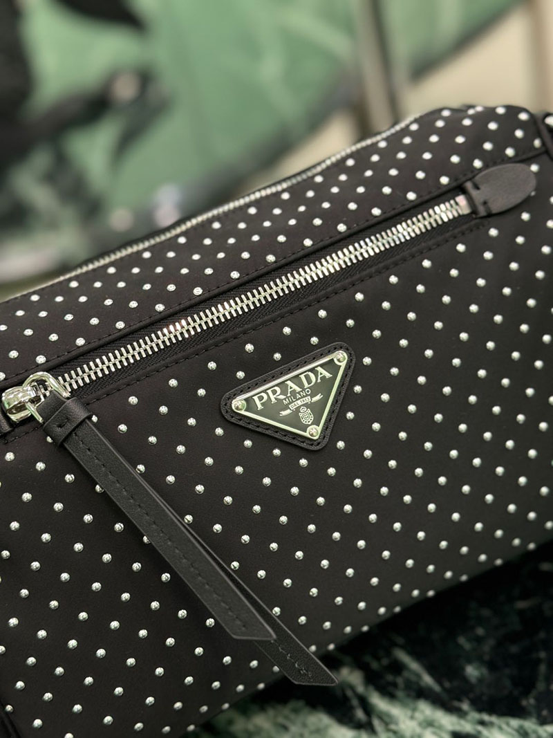 プラダ アウトレット PRADA プラダ スタッズ付 Re-Nylon バッグ 1BC236_2HGV_F0002_V_OOO ブラック H品 プラダ 斜めがけバッグ アウトレット - 画像 (6)