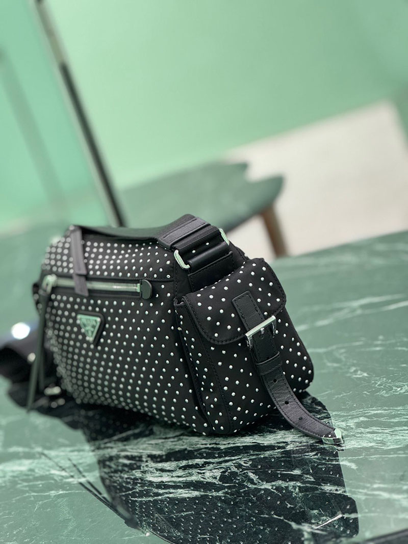 プラダ アウトレット PRADA プラダ スタッズ付 Re-Nylon バッグ 1BC236_2HGV_F0002_V_OOO ブラック H品 プラダ 斜めがけバッグ アウトレット - 画像 (5)