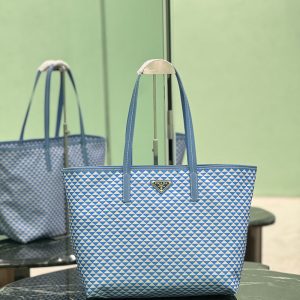 プラダ トートバッグ 公式
