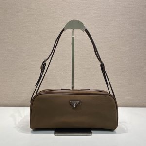 プラダ ショルダーバッグ 人気