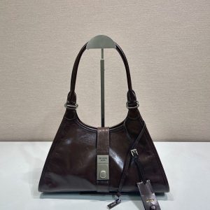 プラダ バッグ アウトレット店舗