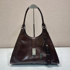 プラダ バッグ アウトレット店舗