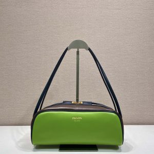 プラダ ミニポシェット