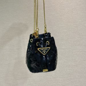 プラダ 巾着バッグ アウトレット