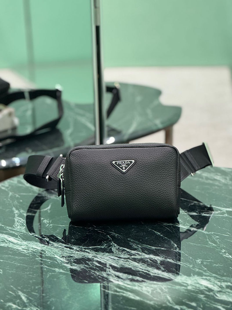プラダ ボディバッグ 人気