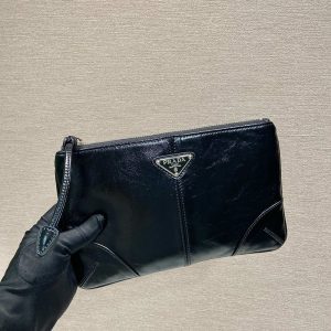 プラダ ポーチ アウトレット 値段