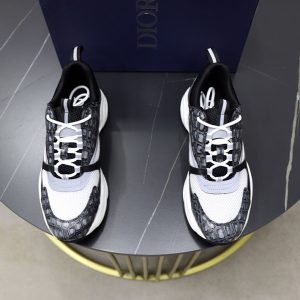 ディオール厚底スニーカー