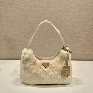 プラダ ホーボーバッグ