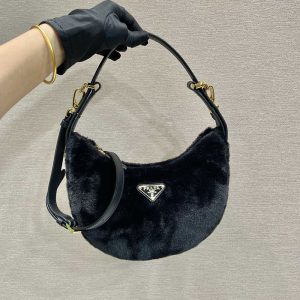 プラダ ホーボーバッグ
