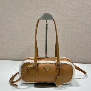 プラダ ホーボーバッグ