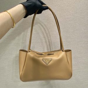 プラダ ホーボーバッグ