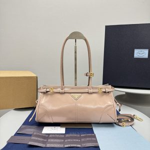 プラダ 斜めがけバッグ レディース