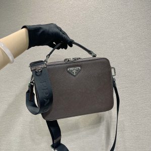 プラダ バッグ メンズ ビジネス