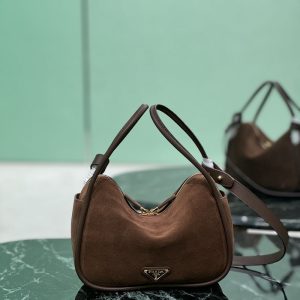 プラダ バッグ アウトレット