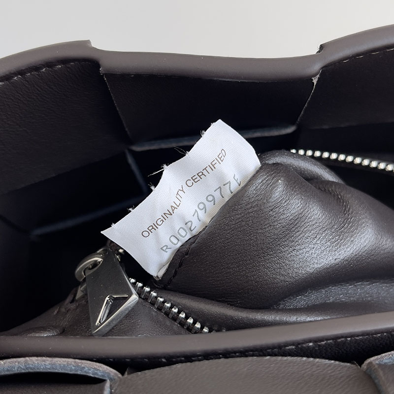 ボッテガ・ヴェネタ バッグ メンズ CASSETTE WITH POCKET ショルダーバッグ 578004VMAY12127 フォンデンテ H品 ボッテガバッグ メンズ 人気 - 画像 (3)