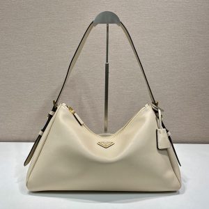 プラダ チェーンバッグ 人気