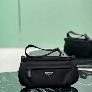 プラダ ナイロンバッグ メンズ
