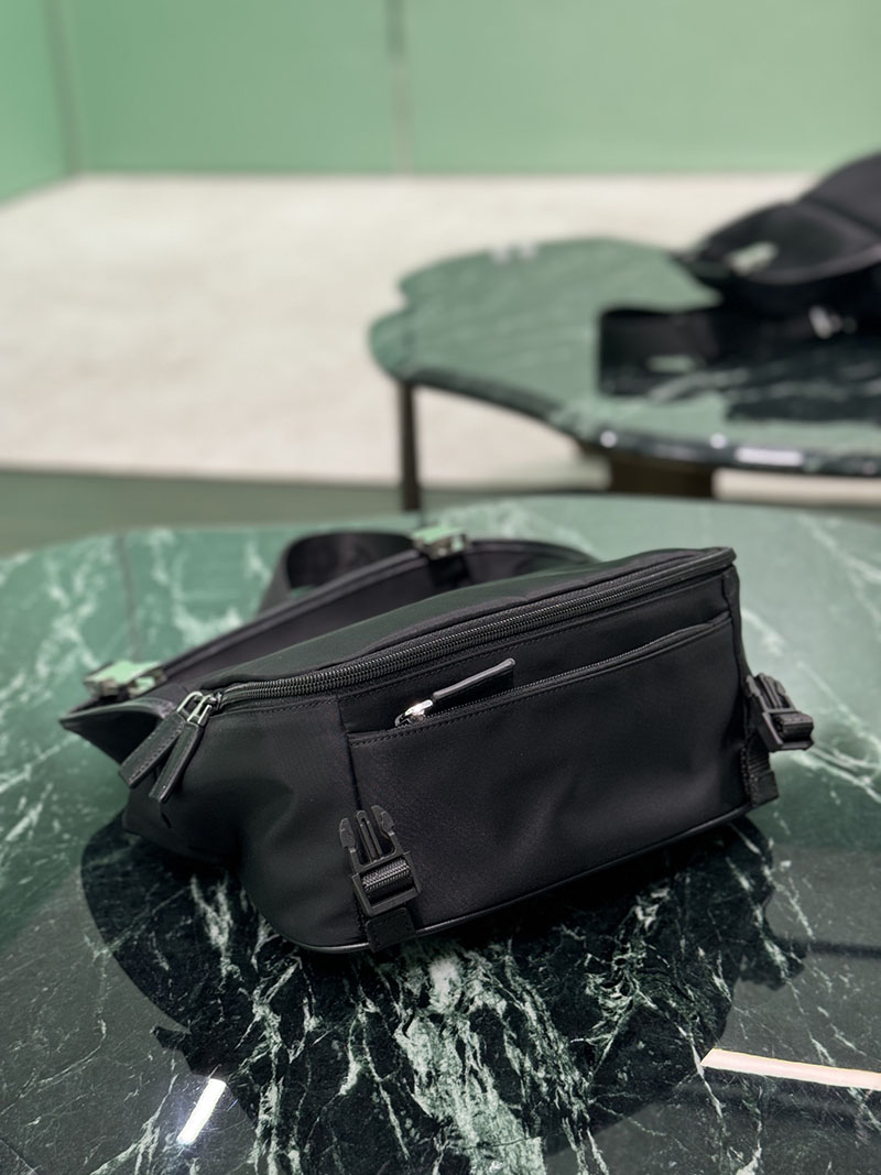 プラダ アウトレット PRADA Re-Nylon xサフィアーノレザー ショルダーバッグ 2VH994_2DMG_F0002_V_OOO ブラック H品 プラダ ナイロンバッグ メンズ - 画像 (4)