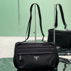 プラダ ナイロンバッグ メンズ