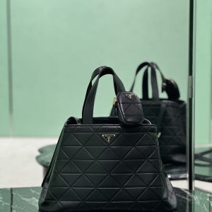 プラダ トートバッグ クリーニング