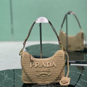 プラダ ミニバッグ チェーン