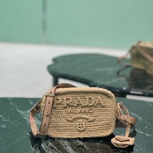 プラダ チェーンバッグ 人気