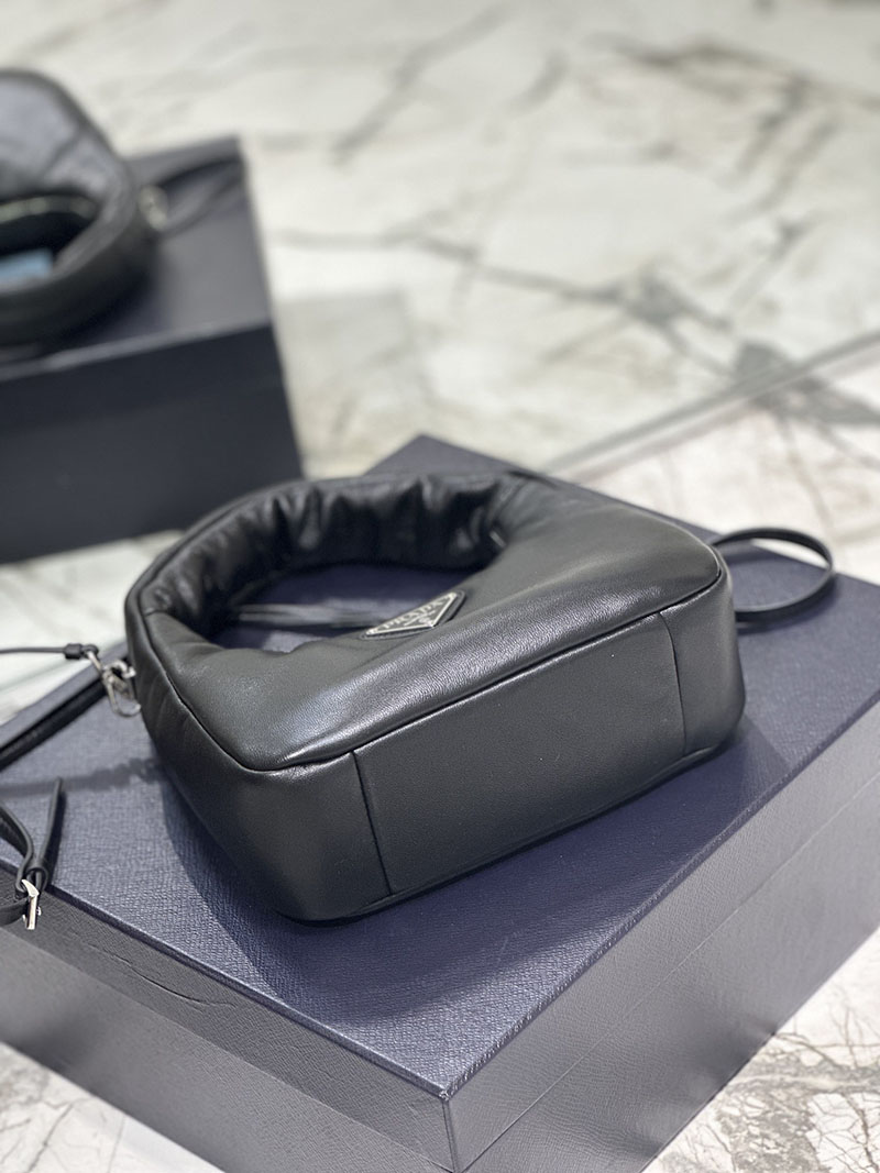 プラダ アウトレット PRADA 2DYI ソフト パテッド ナッパレザー ハンドバッグ キーリング付き 1BA384_2DYI_F0002 ブラック H品 プラダ ハンドバッグ レディース - 画像 (4)