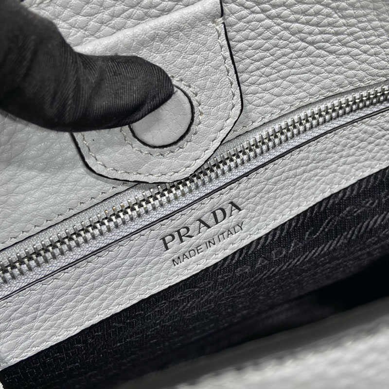 プラダ アウトレット PRADA VITTELO DAINO フルーレザーホーボーバッグ BC073_2DKV_F010I_V_7NO1 ライトブルー H品 プラダ 斜めがけバッグ レディース - 画像 (2)