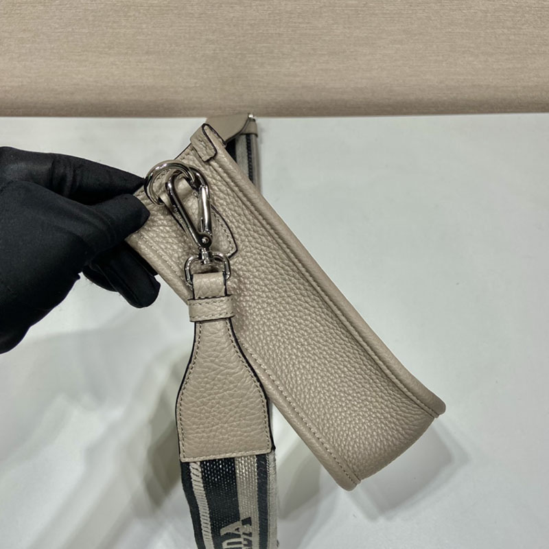 プラダ アウトレット PRADA ヴィッテロダイノソフトレザー ミニショルダーバッグ 1BH191_2DKV_F0572_V_3OO ベージュ H品 プラダ 斜めがけバッグ レディース - 画像 (6)