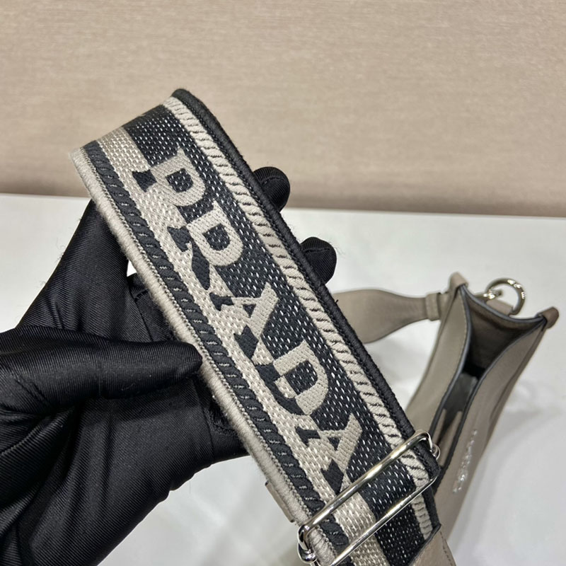 プラダ アウトレット PRADA ヴィッテロダイノソフトレザー ミニショルダーバッグ 1BH191_2DKV_F0572_V_3OO ベージュ H品 プラダ 斜めがけバッグ レディース - 画像 (4)