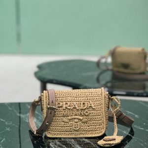 プラダ ショルダーバッグ 激安