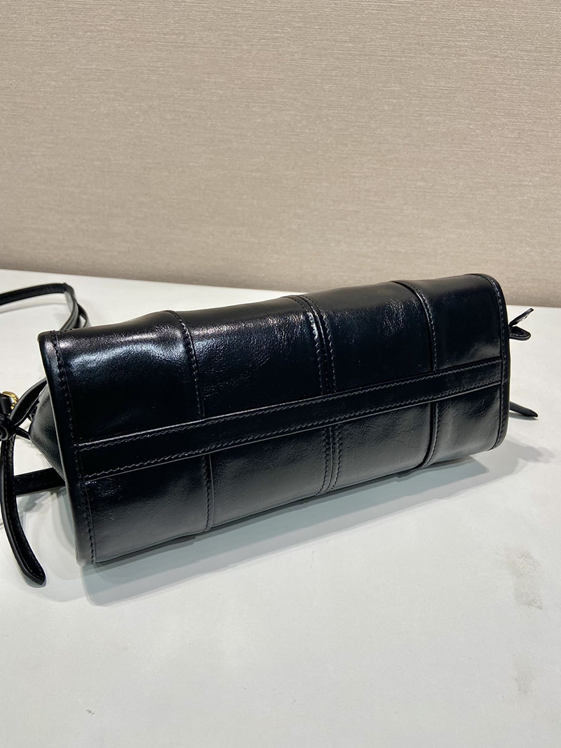 プラダ アウトレット PRADA ボニー スモール ソフトルックスレザー ショルダーバッグ 1BH215_2CYR_F0002_V_OOO ブラック H品 プラダ 斜めがけバッグ - 画像 (5)