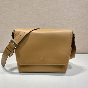 プラダ メッセンジャーバッグ メンズ