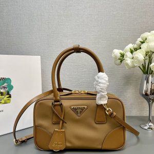 プラダ アウトレット バッグ 新作