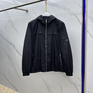 prada ナイロンジャケット メンズ