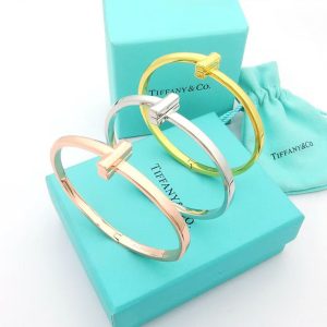 ティファニー ヒンジ バングル