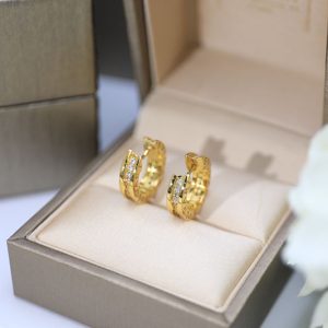 ブルガリ ピアス 安い