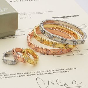 ヴァンクリーフ ブレスレット 人気