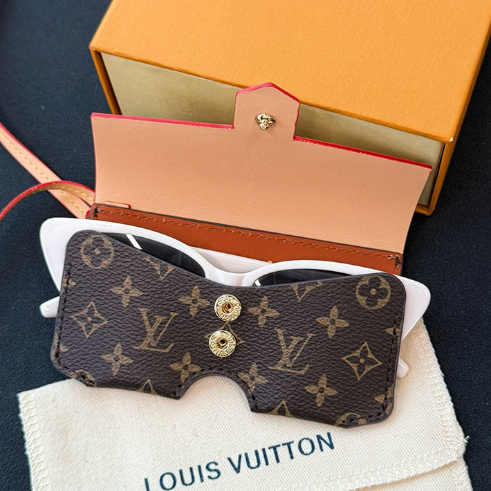 最高級ルイヴィトンスーパーコピー ルイヴィトンメガネケースコピー サングラスホルダー・LV M02701 ブラウン N品 - 画像 (3)