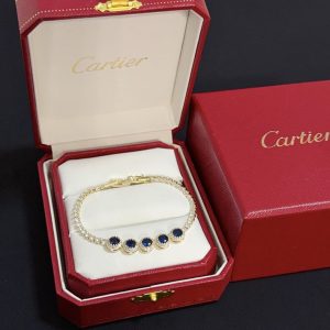 カルティエ ブレスレット 芸能人