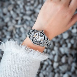 ロジェデュブイ 芸能人