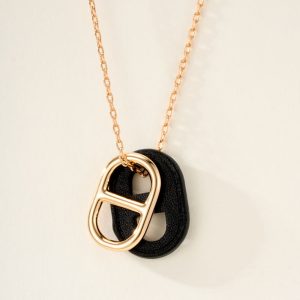 シェーヌダンクル ネックレス 芸能人