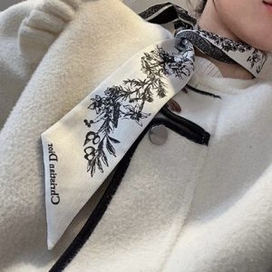 ディオール スカーフ 値段