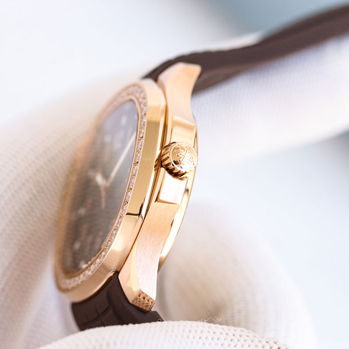 最高級パテックフィリップスーパーコピー アクアノート ルーチェ トラベルタイム 5269/200R-001 マット・ホワイト レディース 腕時計 - 画像 (4)