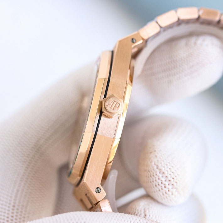 最高級オーデマピゲスーパーコピー ロイヤルオーク フロステッドゴールド ダブルバランスホイール オープンワーク レインボー 15412OR.YG.1224OR.01 - 画像 (5)