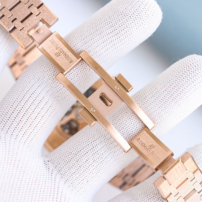 最高級オーデマピゲスーパーコピー ロイヤルオーク フロステッドゴールド ダブルバランスホイール オープンワーク レインボー 15412OR.YG.1224OR.01 - 画像 (4)