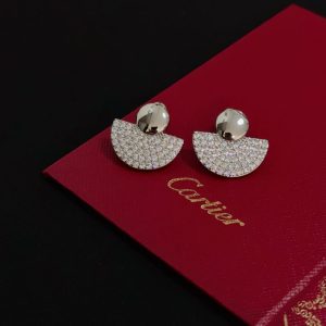 カルティエ ピアス 芸能人